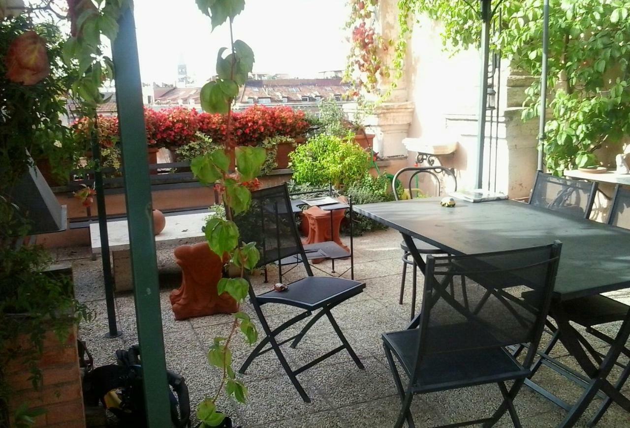 Appartement Elegant Attic With Terrace 1 Mt Subway. Nidoluisa